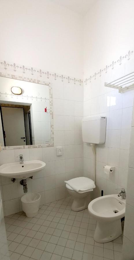רימיני Hotel Brotas מראה חיצוני תמונה