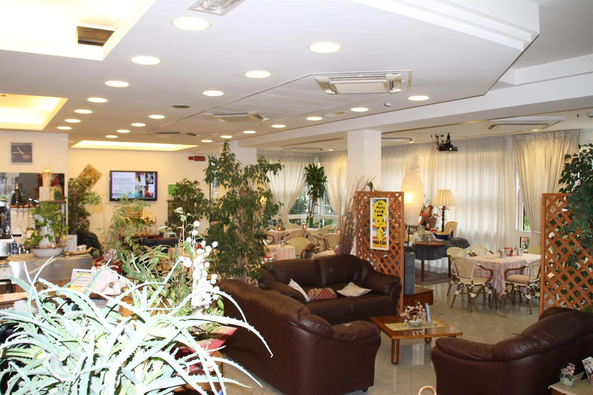 רימיני Hotel Brotas מראה חיצוני תמונה