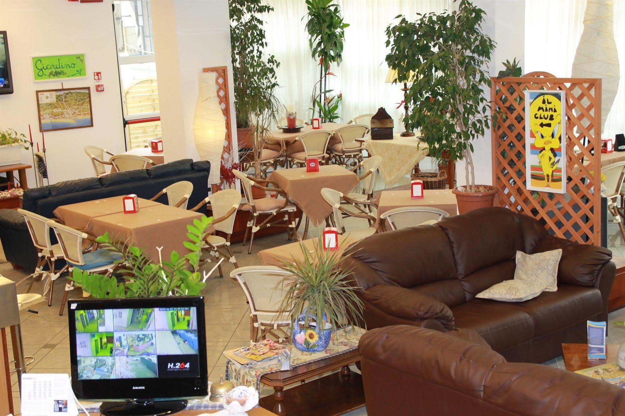 רימיני Hotel Brotas מראה חיצוני תמונה