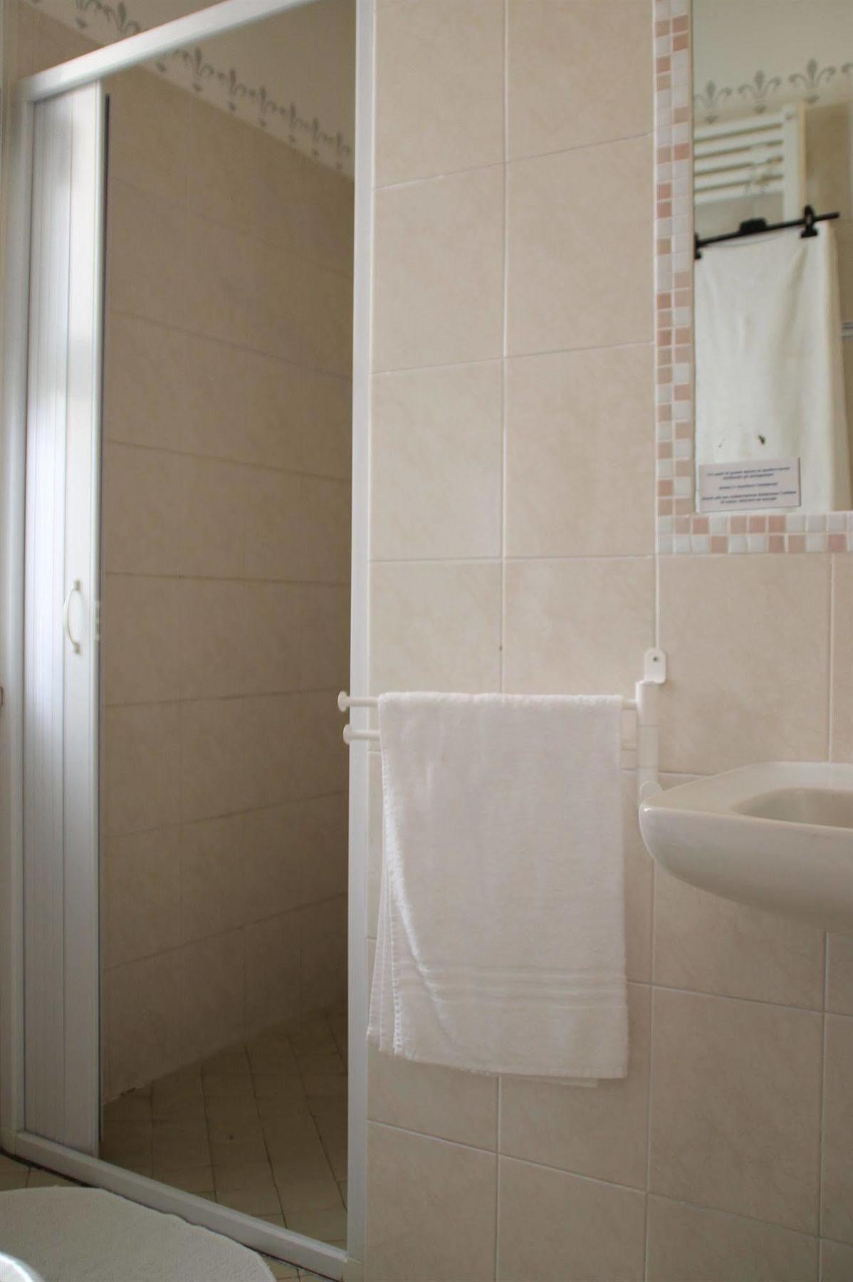 רימיני Hotel Brotas מראה חיצוני תמונה